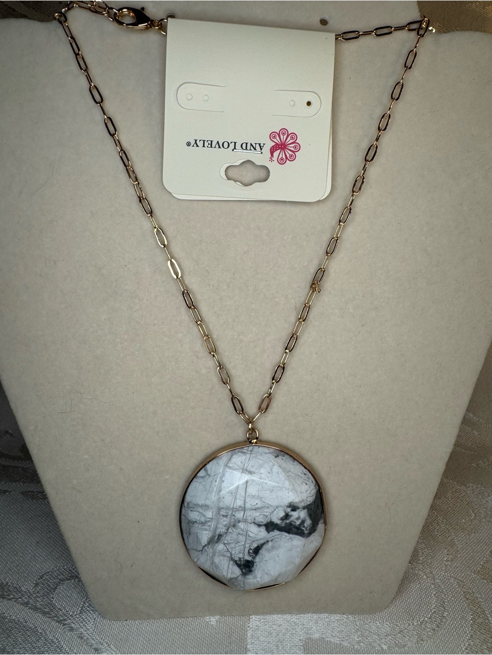 New And Lovely White Marble Pendant Necklace in Gold